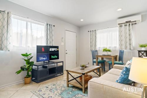 Near Barton Springs and DT ATX Cozy and Affordable in Austin, USA