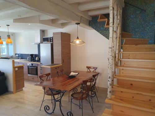 บริการและสิ่งอำนวยความสะดวก, Au Tilleul in เปริเออ