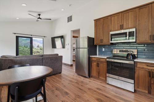 Ridgeview Over The Animas in Hermosa, USA