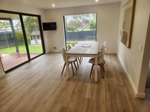 Mornington Holiday House Four bedrooms in Mornington