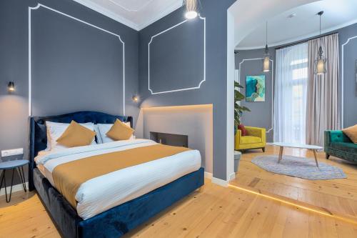 Blue Balcony Hotel Room Type - Deluxe Double Room with Balcony