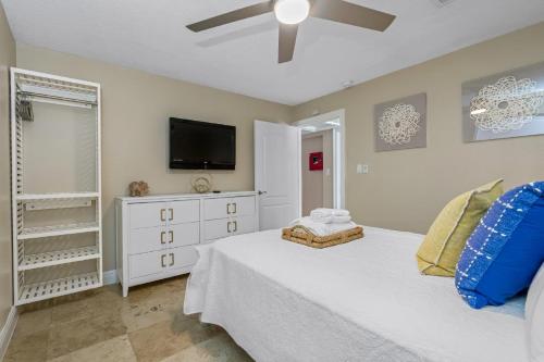 Tranquil Paradise - 2 Miles to Raymond James Stadium, Brevard