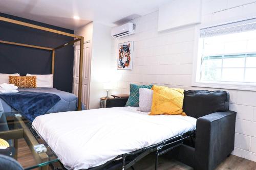 NEW5 APT NrUCF PETSOK PRIVATE patioENTRY LAUNDRY - image 10