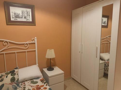CÉNTRICO y AMPLIO APARTAMENTO con todas las comodidades, Seville (photo 2)
