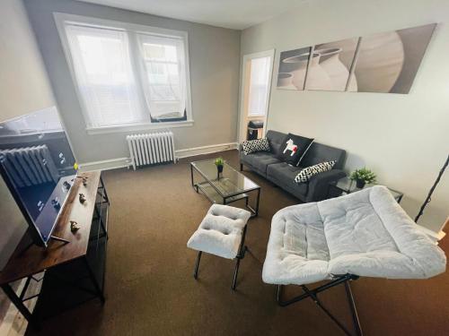 Large, Clean 1br In Great Location Parking Avail in Glenside, USA