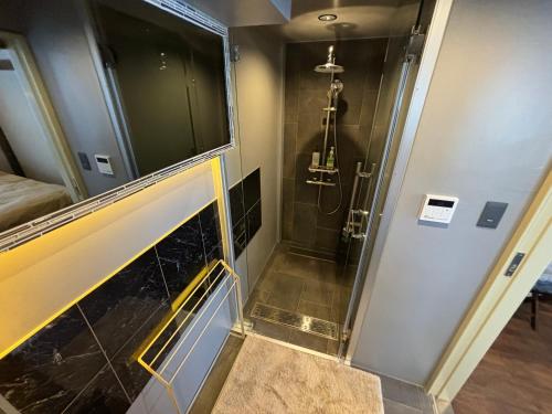 Shower, 日月庵 BnB Sunmoon in Kanazawa