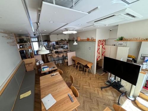 Shared lounge/TV area, 日月庵 BnB Sunmoon in Kanazawa