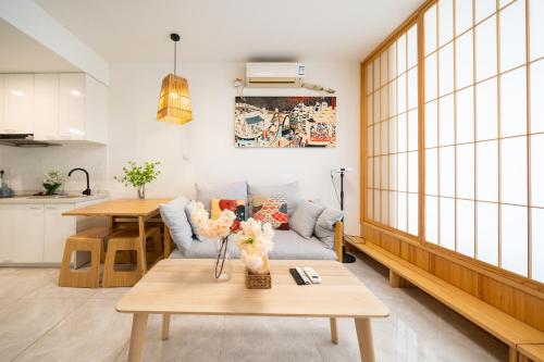 One-Bedroom Apartment image 10
