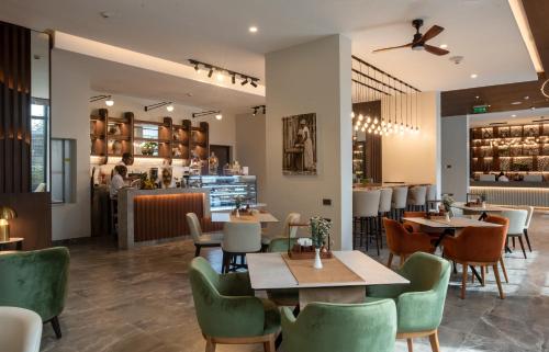 餐飲服務, Okash City Boutique Hotel in 中央商業區