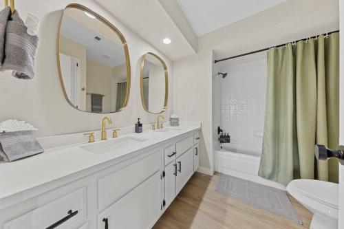 4Br Model Home w Pool and Pool table in Henderson, Лас-Вегас (фото 5)