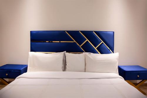 2 Bedroom Luxury Apartment -The Opus Luxury Residences by Book N Rent - main image