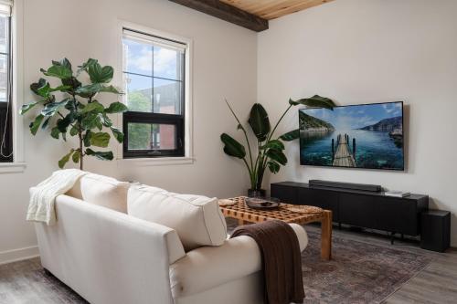 Facilities, Pulaski Point Properties in Ravenswood Gardens