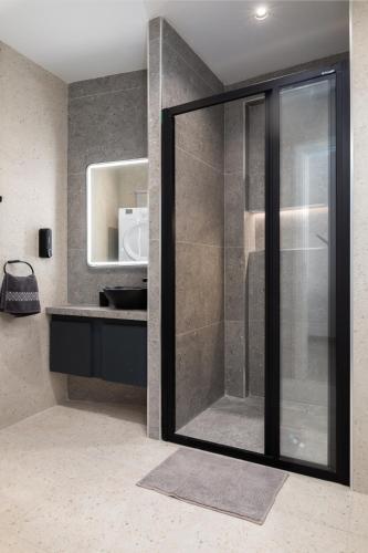 Modern 1BR Apartments Close to Manoel Island Saint Julians & Tigne Shopping Mall 5