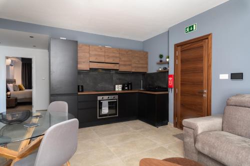Modern 1BR Apartments Close to Manoel Island Saint Julians & Tigne Shopping Mall 4
