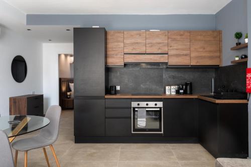 Modern 1BR Apartments Close to Manoel Island Saint Julians & Tigne Shopping Mall 3