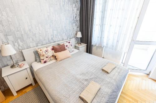 Gozsdu Court Premier Apartment - image 3