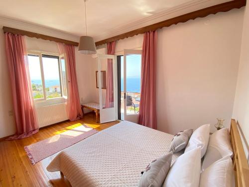 Demie and George Ηouse Demie and George Ηouse