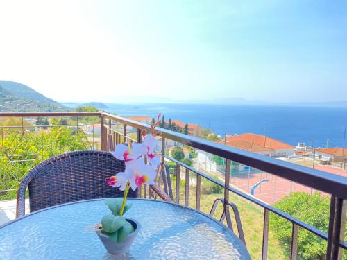 Demie and George Ηouse Demie and George Ηouse