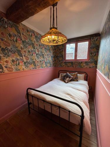 La Petite Fort Art Deco Apartment In Brussels - image 11