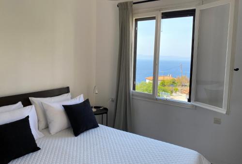 Demie and George Ηouse Demie and George Ηouse