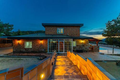 Buitenkant, El Jardín de Estrella (El Jardin de Estrella) in Collado Mediano