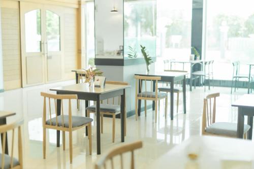 โรงแรม เจอาร์ดี แกรนด์เพลส