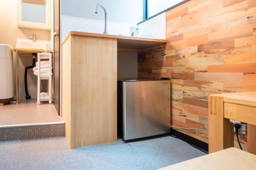 One-Bedroom Apartment image 3
