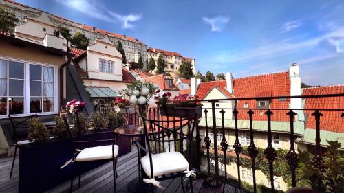 Alchymist Prague Castle Suites Hotel - image 2