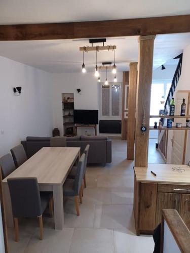 Maison de bourg gîte à louer La Rivarie