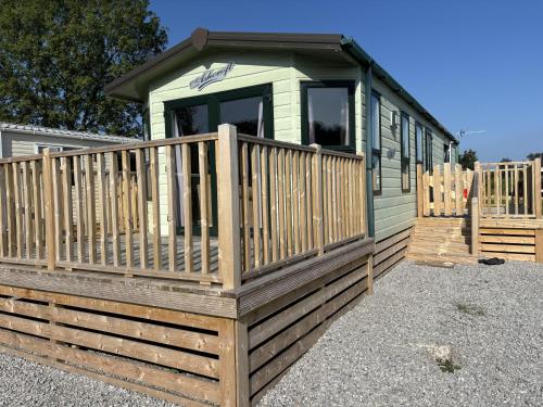 Tranquil Lodge 2 Bed Sleeps 4 Free Parking