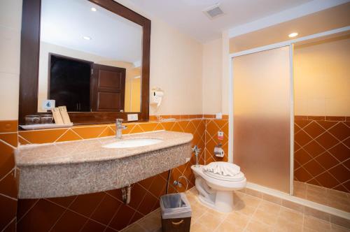 room detail thumbnail 2