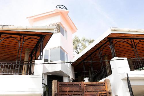 Akkandi Veedu