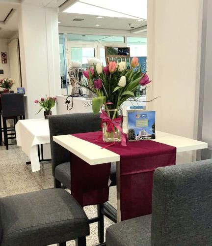 Heinrich Pesch Hotel - image 14