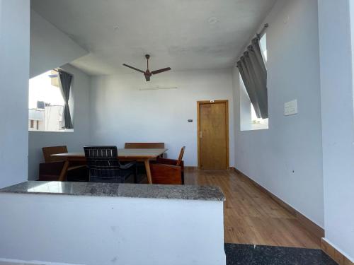 balkon/taras, Lax Residency, White Town in Pondicherry