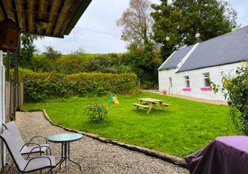 Corderry Farmhouse, idyllic cottage amid 250 acres in Cork Airport