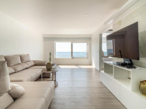 Azzurro at Sea in ลิฟราเมนโต