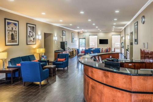 Comfort Suites Near Texas State University in San Marcos, USA
