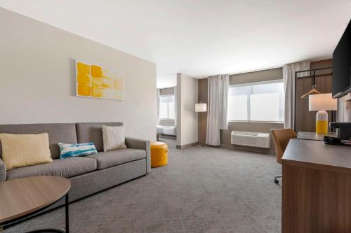Rodeway Inn - image 8