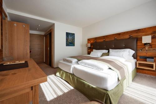 Standard Double Room with Hill View
