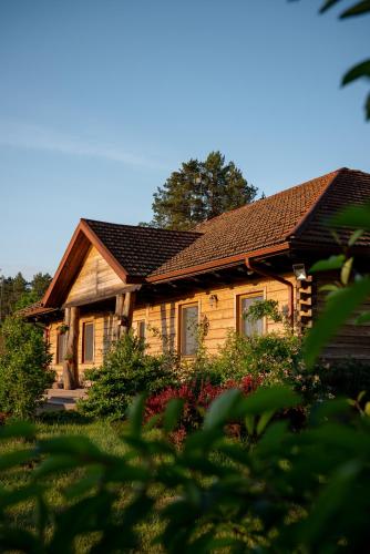 Dworek Ogrodniki, całoroczny dom na wyłączność, basen, sauna, las, staw rybny, altana grillowa, ognisko, pianino, kominek, piec chlebowy, duża ogrodzona posesja
