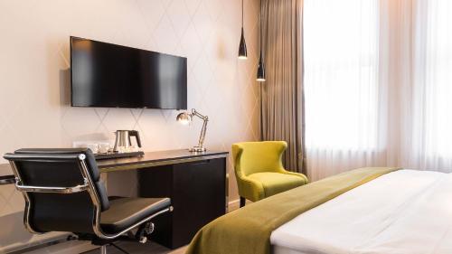 Standard Room image 4