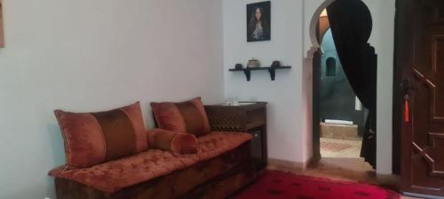 Bouton d'Or Twin Room image 9