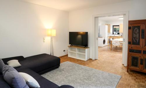 10 min subway U-Bahn to Marienplatz 130 m2 - 4BR - 2Bath - Tap to explore photos