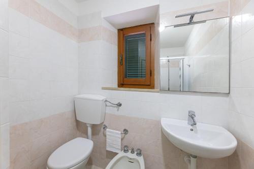 Apartment with Sea View image 10