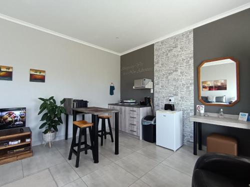 kuchnia, Silver Oaks Airbnb in Long Acres Country Estate
