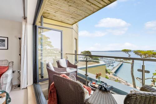 B6 Masts - With sea views, parking and terrace, Torquay (foto 9)