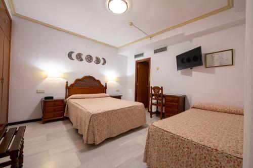Hotel Los Omeyas Room Type - Triple Room