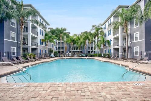 1 MI to USF Free Pool GYM in Tampa, USA