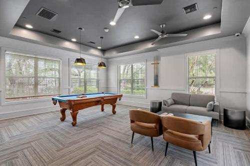 Long Term Stays Allowed Free Pool & GYM in Tampa, USA