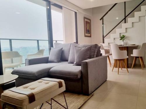 Lujoso departamento Villamorra